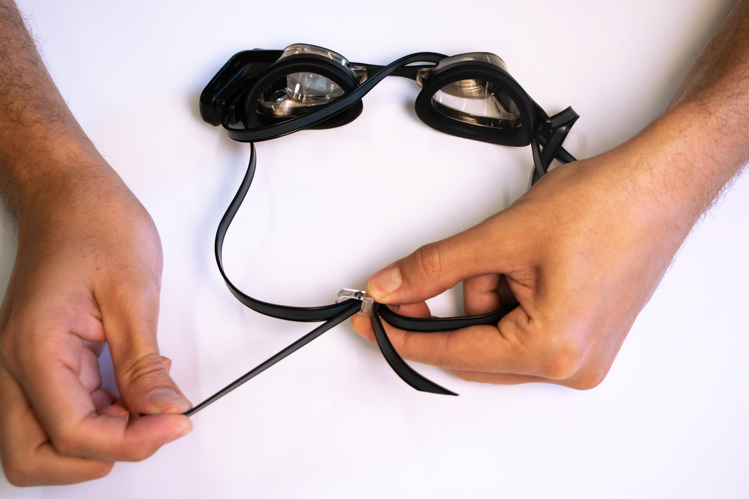 How to adjust store speedo goggles